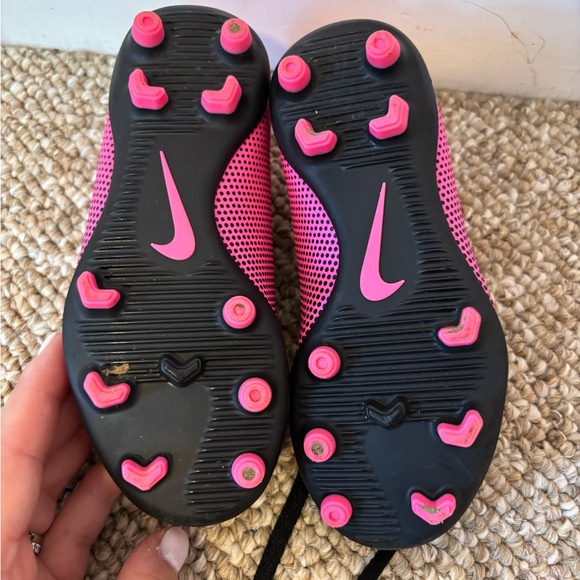 Girls cleats - Picture 4 of 5